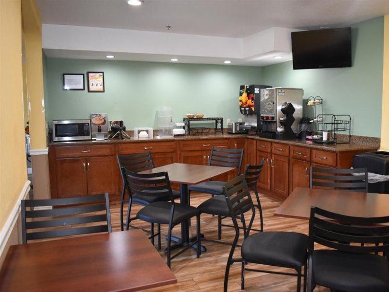 Americas Best Value Inn Manteca Exterior foto