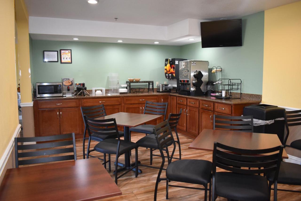 Americas Best Value Inn Manteca Exterior foto